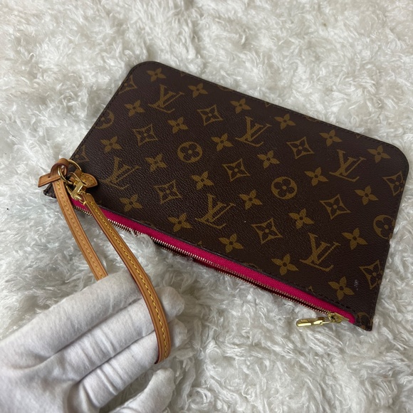 Louis Vuitton Monogram Neverfull Pouch - Picture 7 of 7
